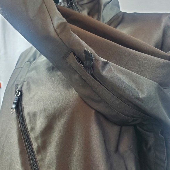 B by Burton snowboard jacket - Picture 7 of 11